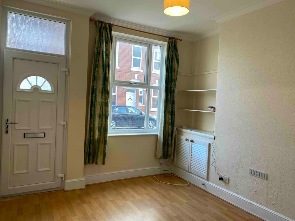 Property photo 2 of 21