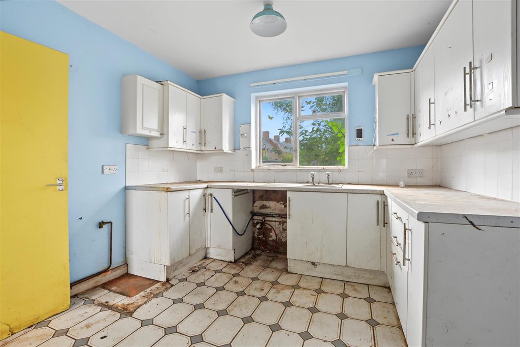 Property photo 2 of 19 Kitchen_2.Jpeg