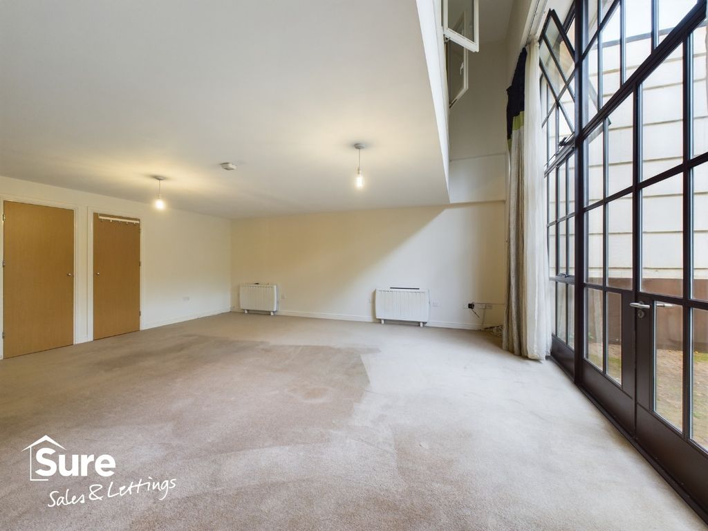 Property photo 1 of 15 991711