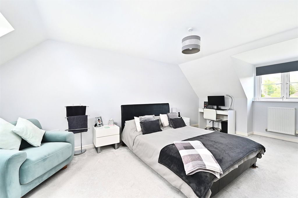 Property photo 3 of 18 Picture No. 02