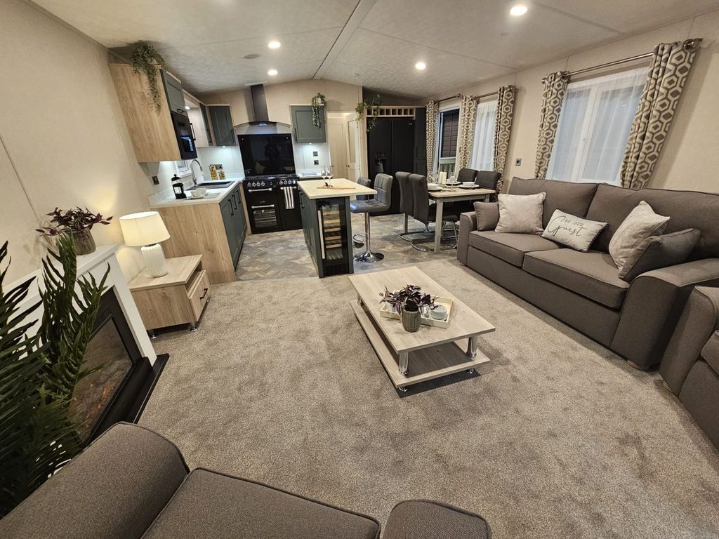Property photo 3 of 16 11