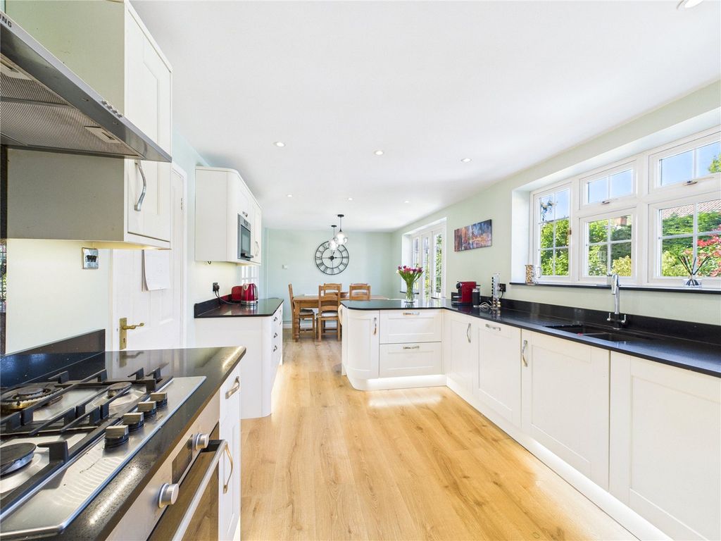 Property photo 2 of 16 Picture No. 04