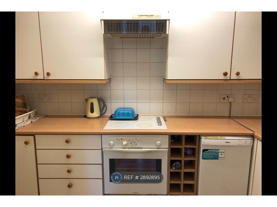 Property photo 2 of 8 Kitchen