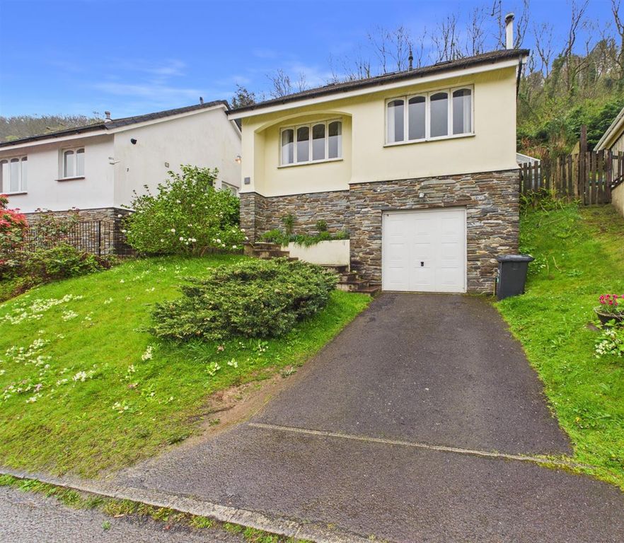 Property photo 1 of 18 Front