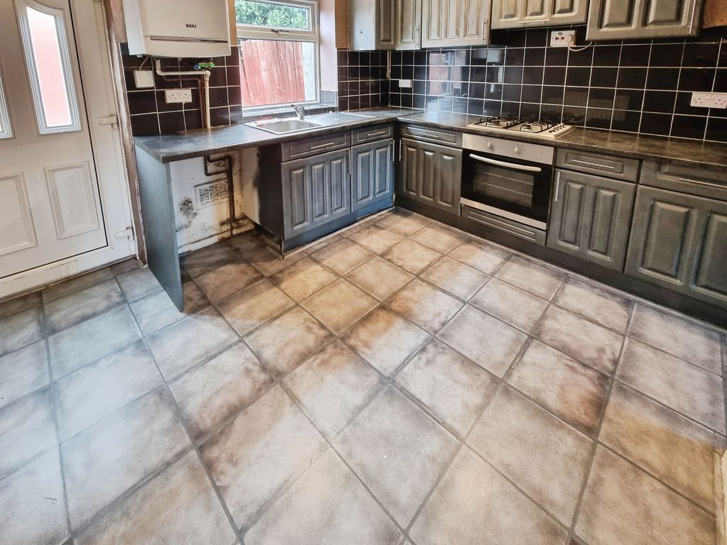 Property photo 2 of 8 Photo 4