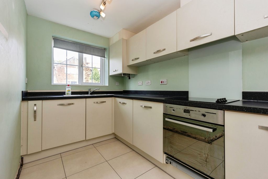Property photo 3 of 17 Pbox-Img.Jpg
