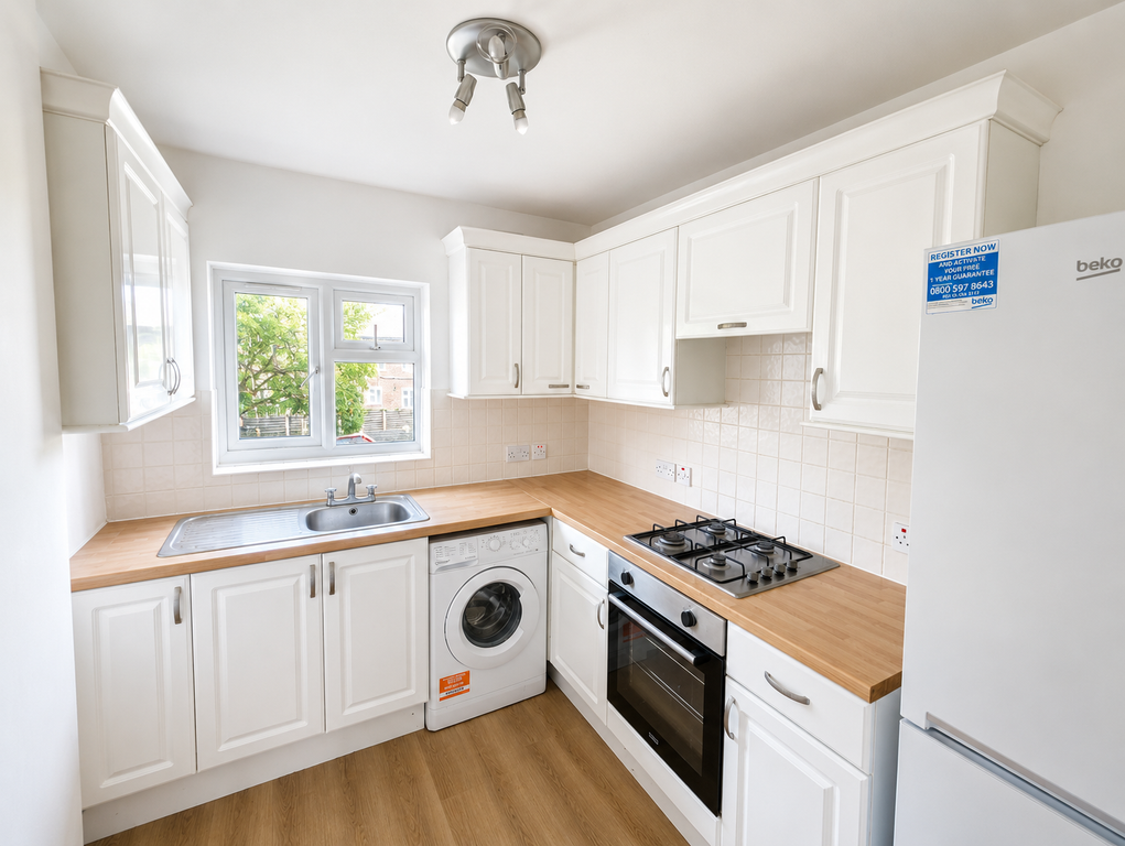Property photo 3 of 8 Kitchen