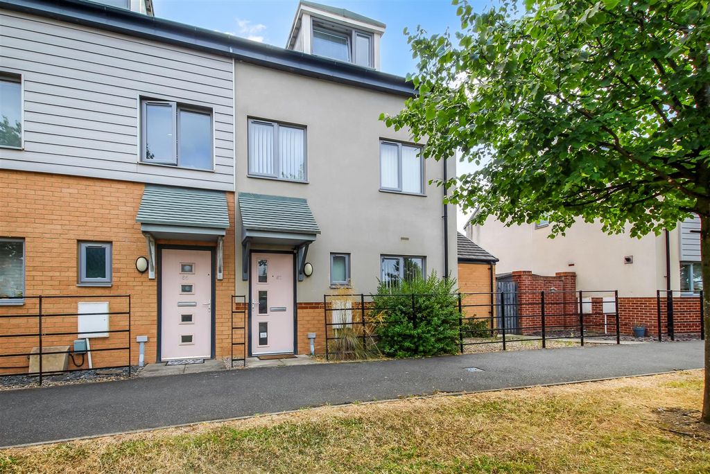 Property photo 1 of 14 External