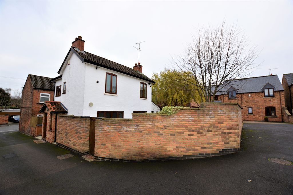 Property photo 1 of 13 Photo 01