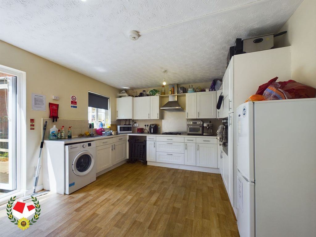 Property photo 2 of 17 Photo 8