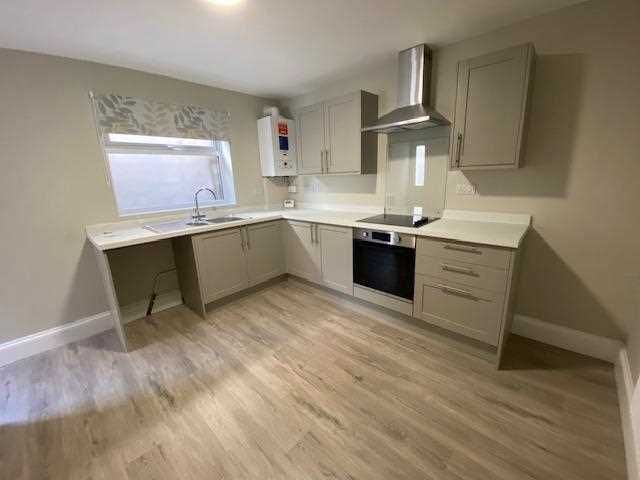 Property photo 3 of 6 Kitchen