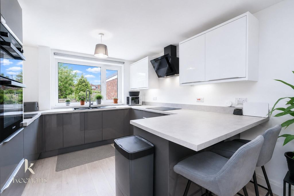 Property photo 1 of 18 .18-11.Jpg