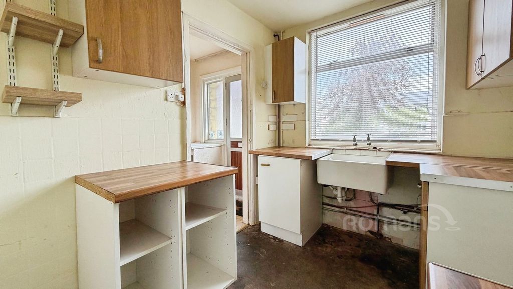 Property photo 2 of 16 Pbox-Img.Jpg
