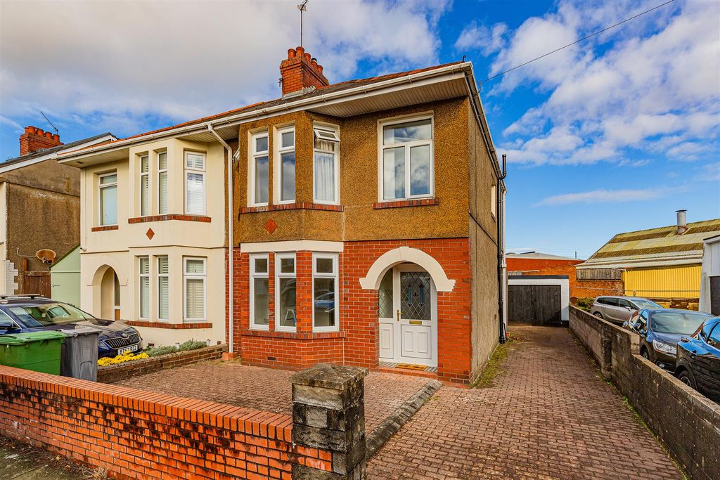 Property photo 1 of 20 16-18.Jpg