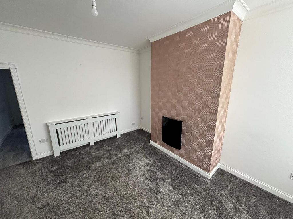 Property photo 3 of 12 Living Room