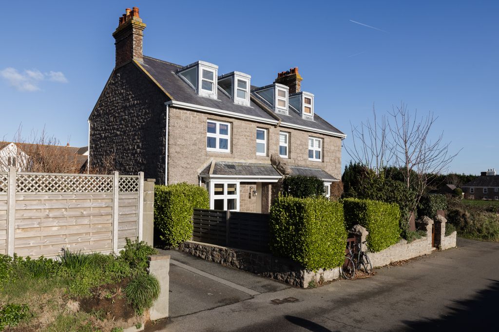 Property photo 1 of 20