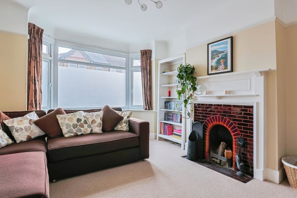 Property photo 2 of 16 Photo