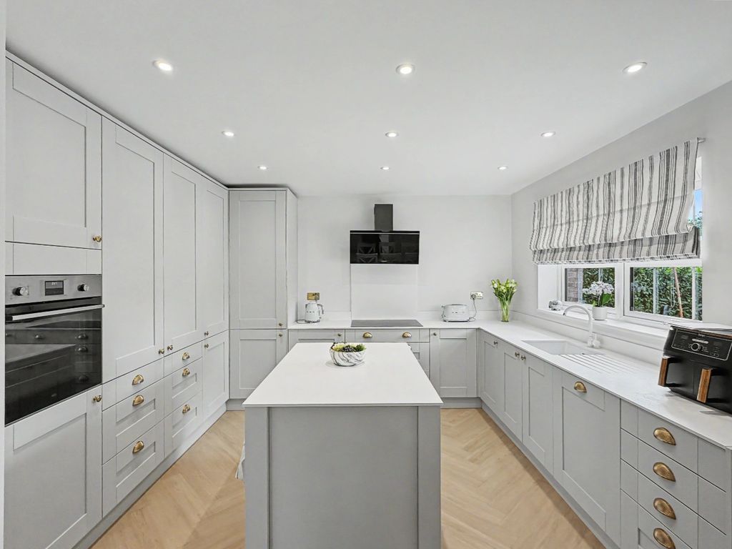 Property photo 3 of 62 5200737