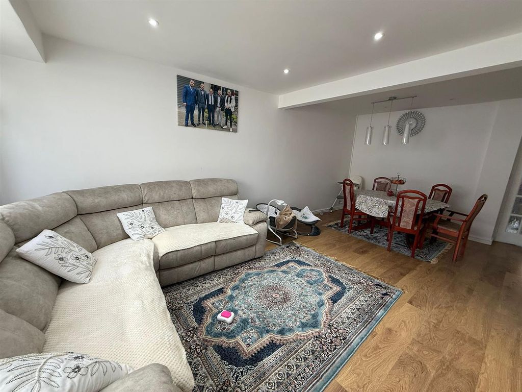 Property photo 3 of 10 8.Jpg