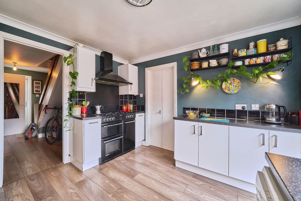Property photo 2 of 24 Pbox-Img.Jpg