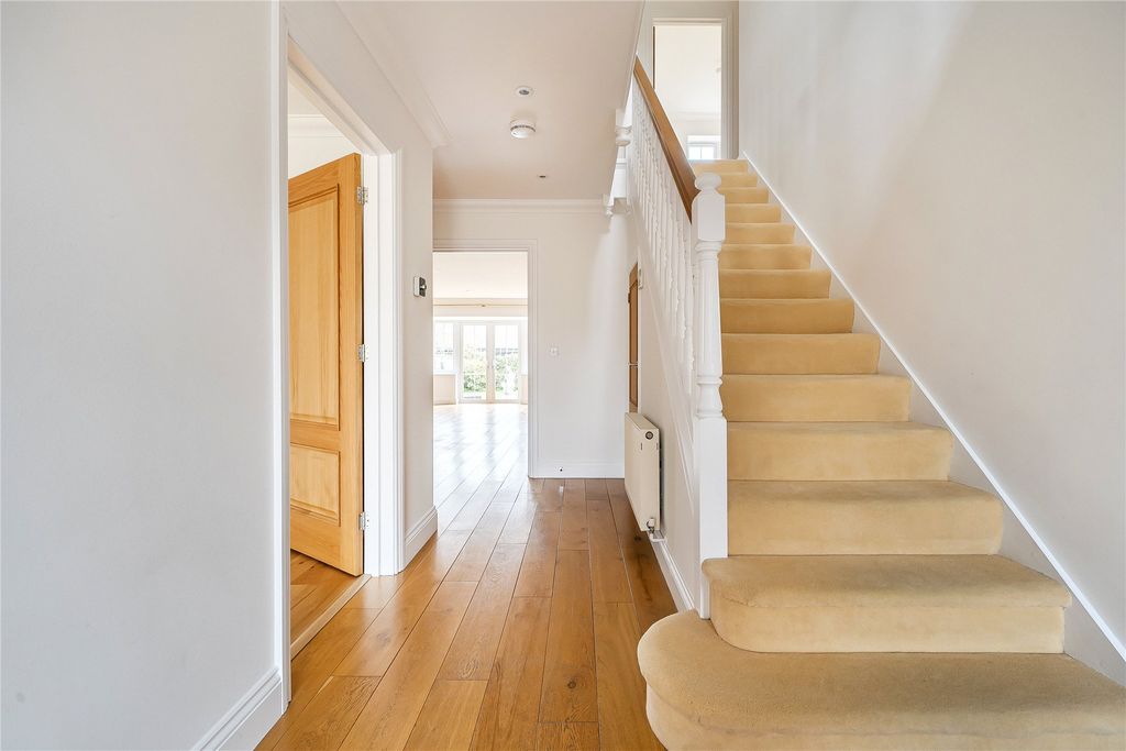 Property photo 2 of 27 Picture No. 42