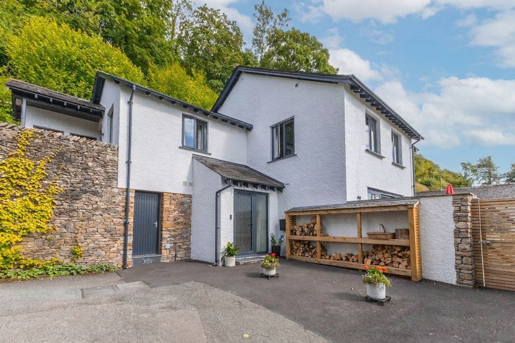 Property photo 1 of 42