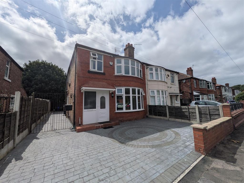 Property photo 1 of 17 External