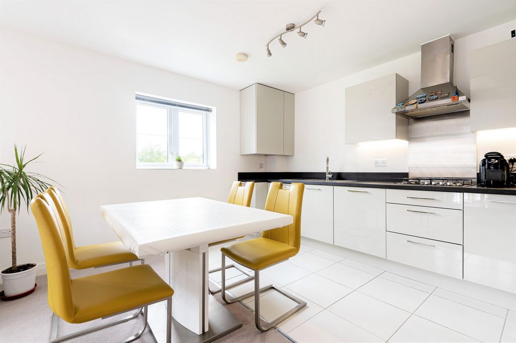 Property photo 2 of 10 2