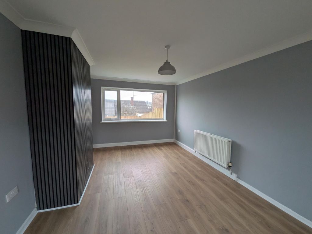 Property photo 3 of 8 Lounge