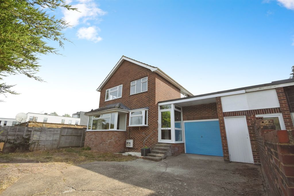 Property photo 1 of 15