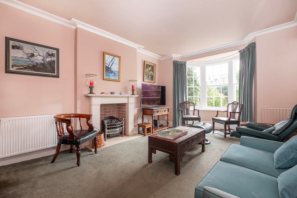 Property photo 2 of 12