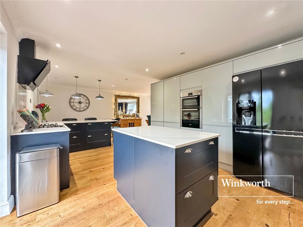 Property photo 3 of 21 Picture No. 07