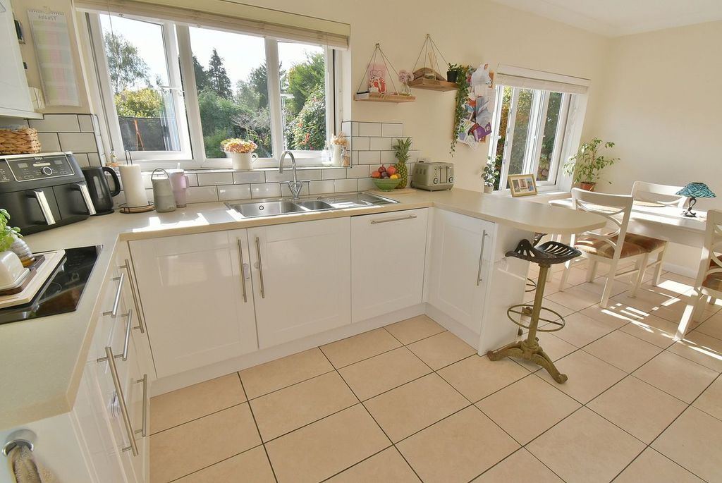 Property photo 2 of 24