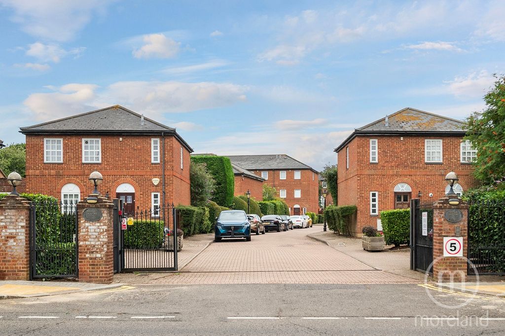 Property photo 2 of 12 4411152