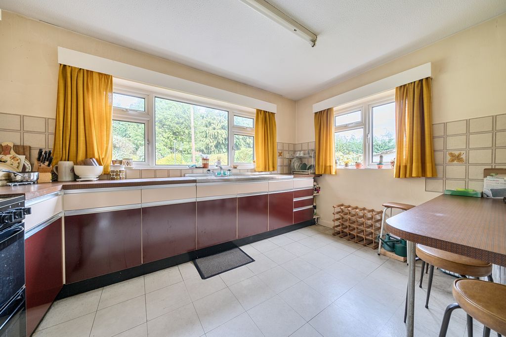 Additional image 6 of 5 bed detached house for saleRectory Road, Farnborough GU14