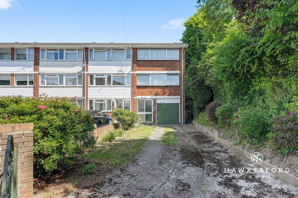 Property photo 1 of 14 Millfield, Sittingbourne - Front Aspect