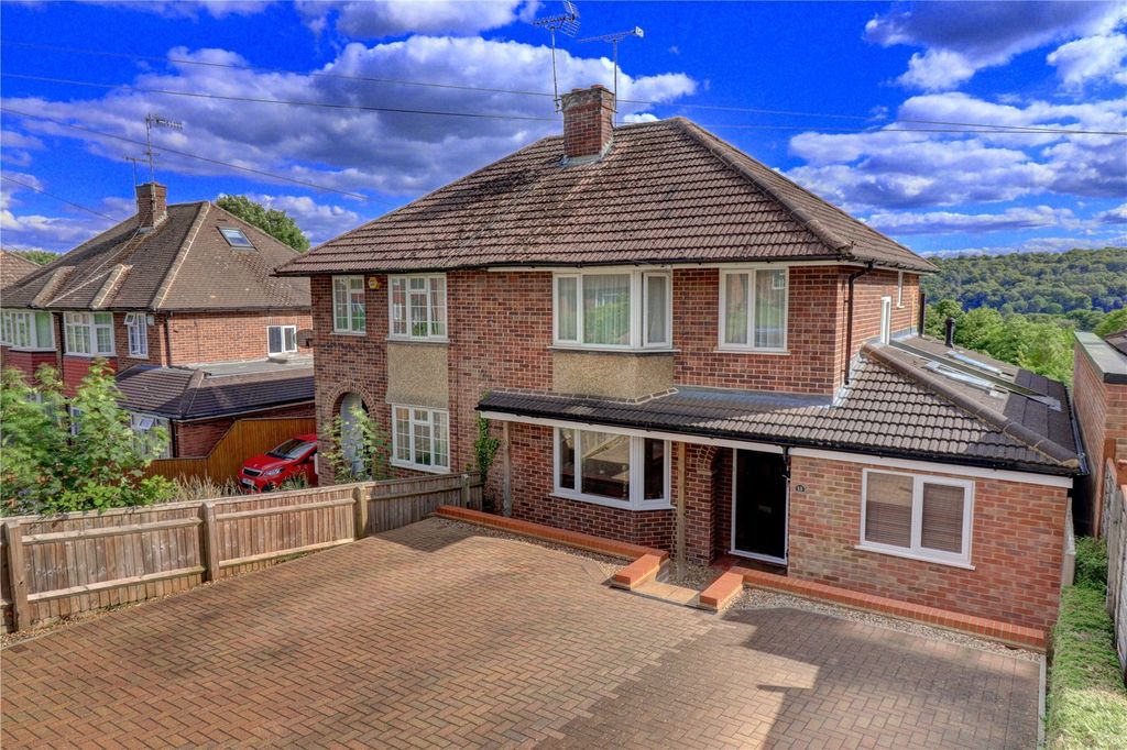 Property photo 1 of 18 Picture No. 02