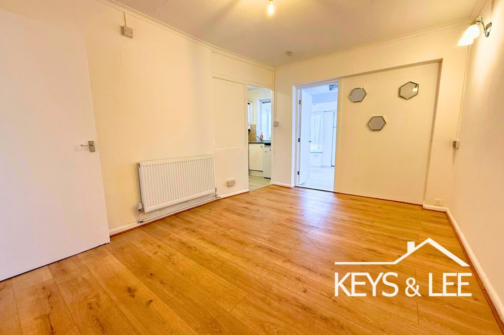 Property photo 3 of 12 5188504