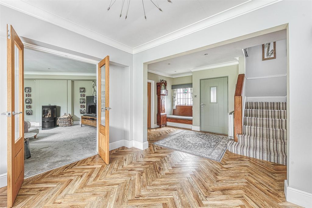 Property photo 3 of 39 E92A9945_Hdr.Jpg