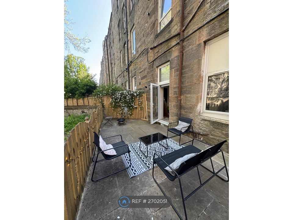 Property photo 1 of 6 1-Bedroom Flat With Patio Central Edinburgh