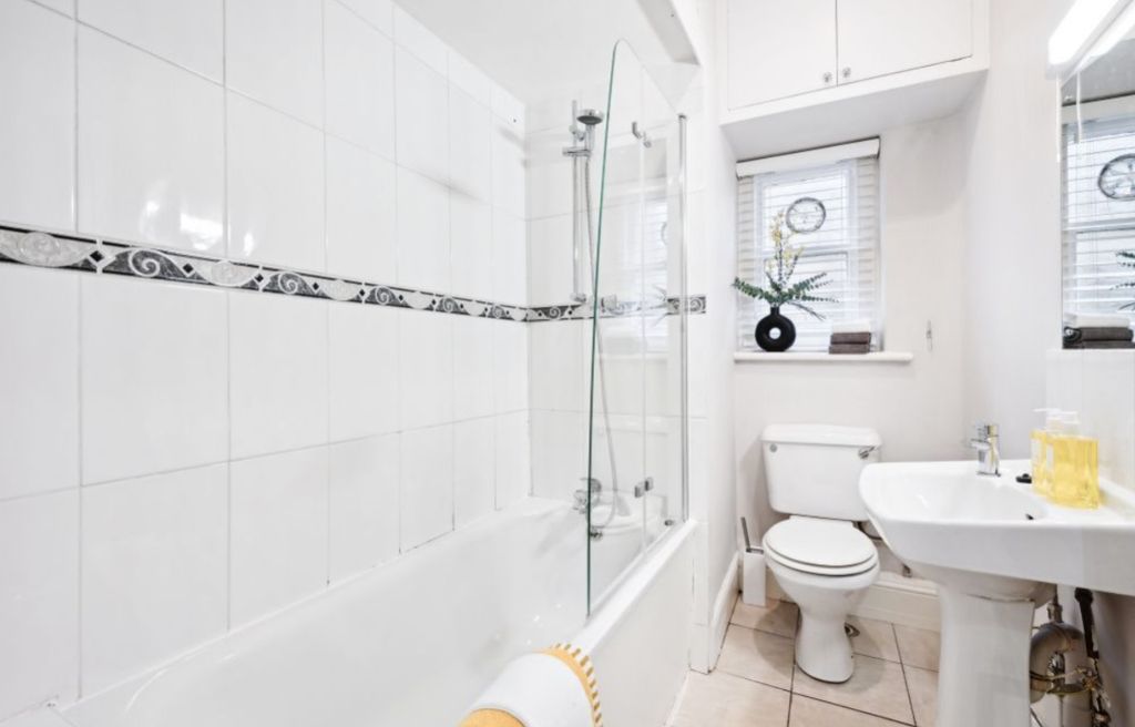 Property photo 3 of 6 Bathroom