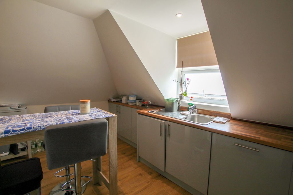 Property photo 3 of 11 Kitchen 