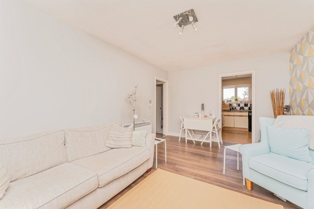 Property photo 3 of 12