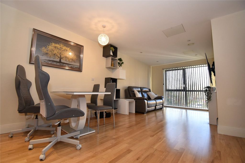 Property photo 2 of 11 Picture No. 04