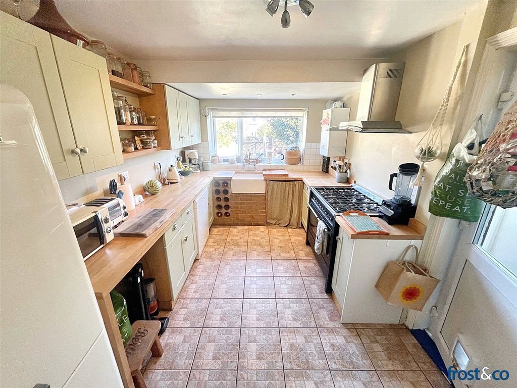 Property photo 2 of 16 Kitchen