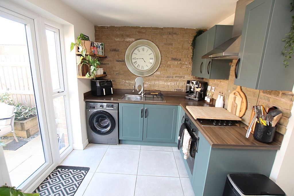 Property photo 3 of 12 Kitchen Photo 1
