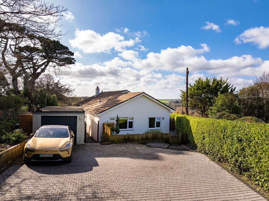 Property photo 2 of 31