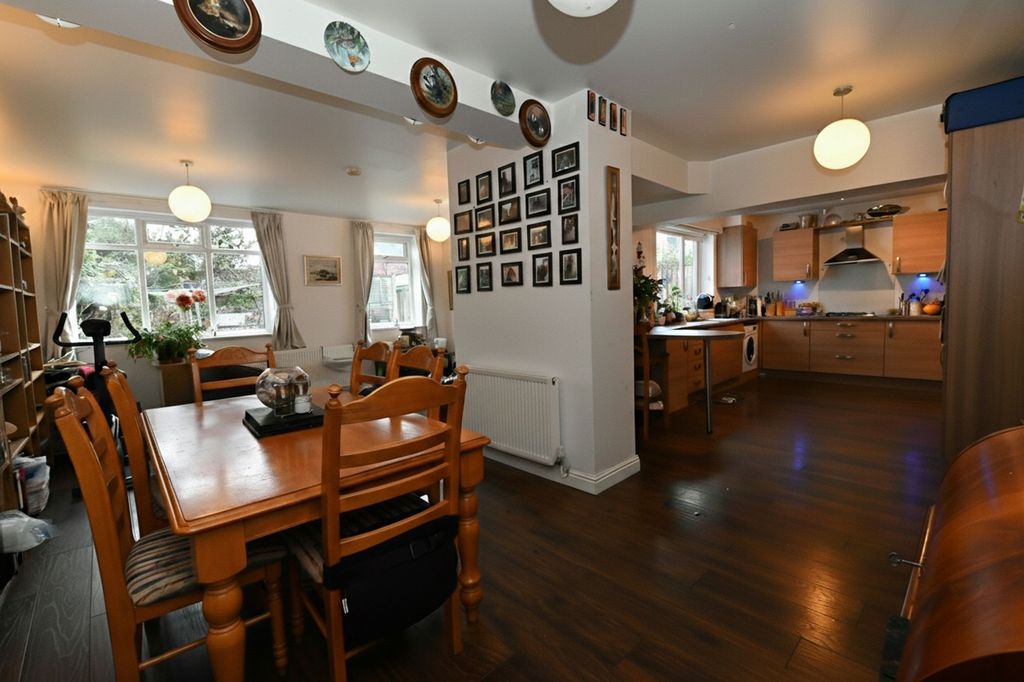 Property photo 2 of 29