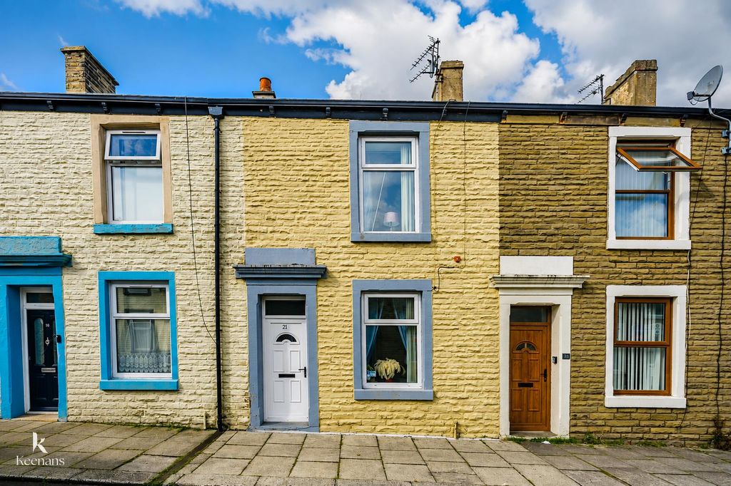 Property photo 2 of 18