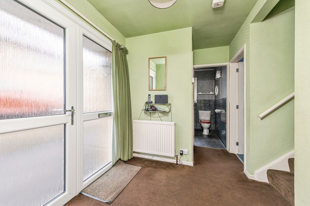 Property photo 3 of 15 Entrance Hall